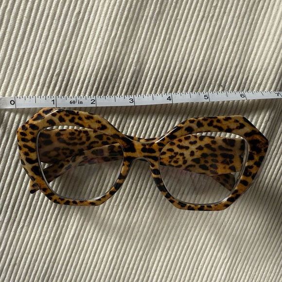 Leopard Print Oversized Glasses - Picture 5 of 6